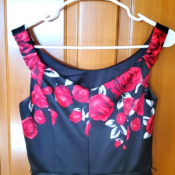 Beautiful White House Black Market Dress - Picture 6 of 8